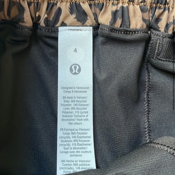 Lululemon Leopard Print Hotty Hot Shorts 2.5" - Picture 3 of 6